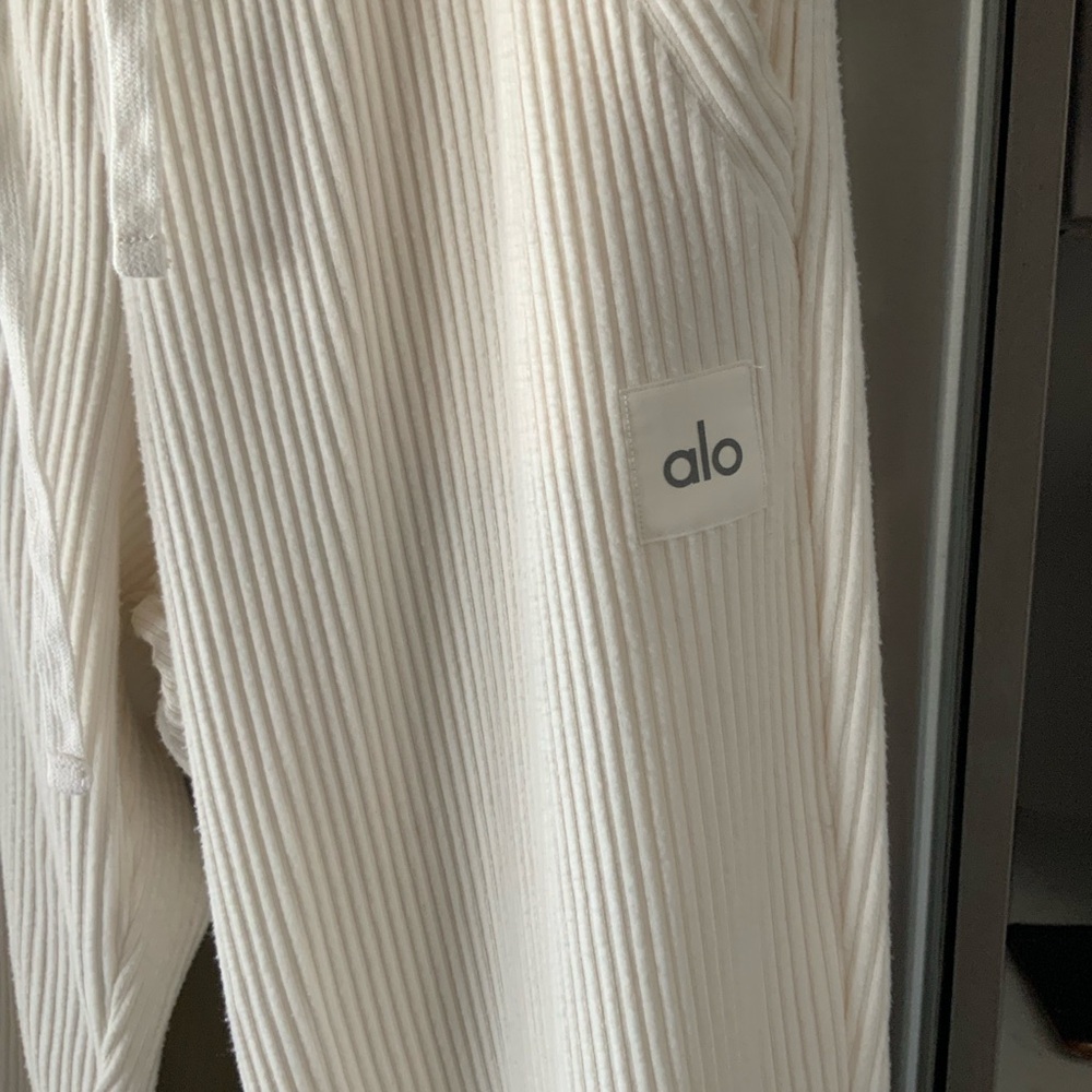 Women's Cream Hoodie Top and matching pants - Picture 3 of 9